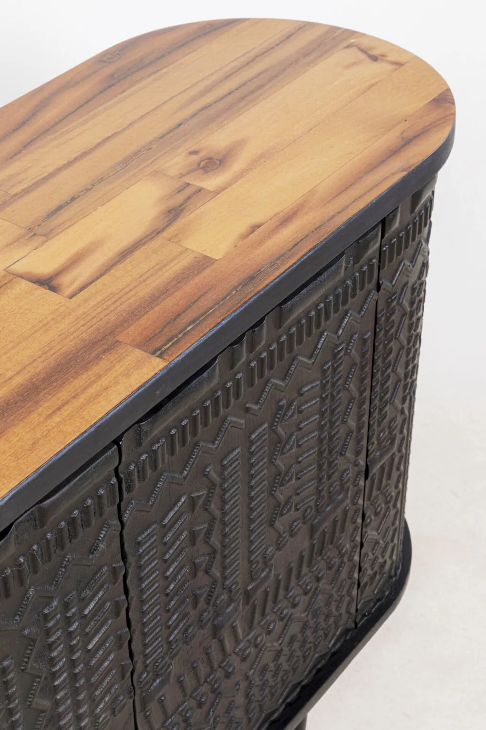 KARE Design Lipastot*Berber Senkki, Mangopuuta, Musta 160x75cm