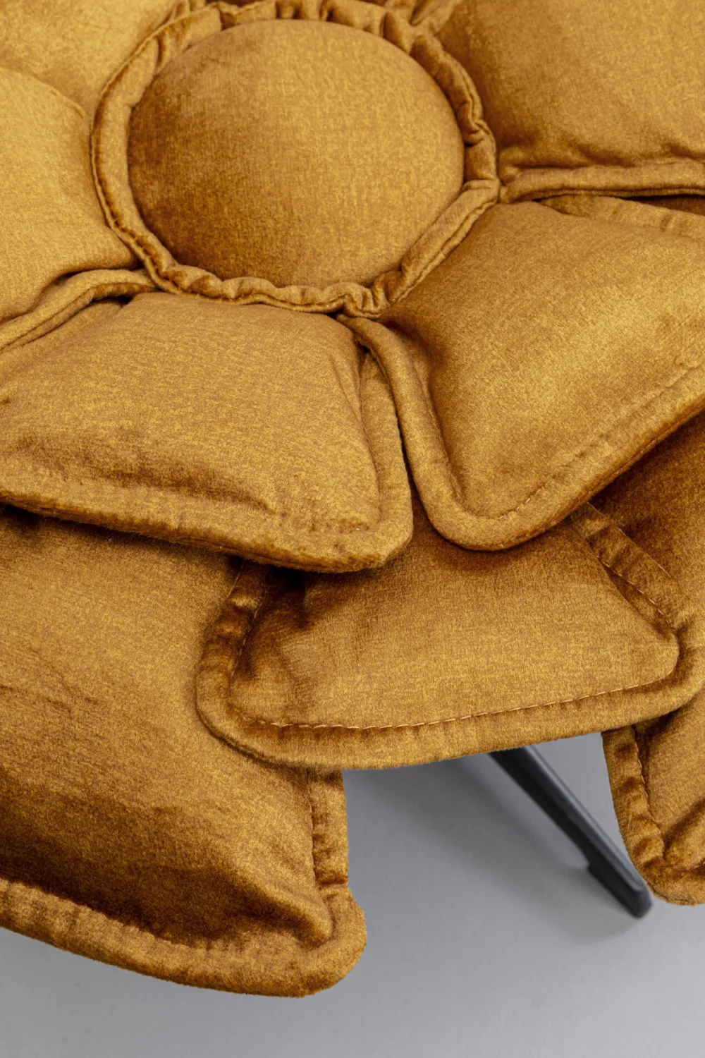 KARE Design Olohuone|Nojatuolit*Blossom Kääntyvä Nojatuoli + Rahi