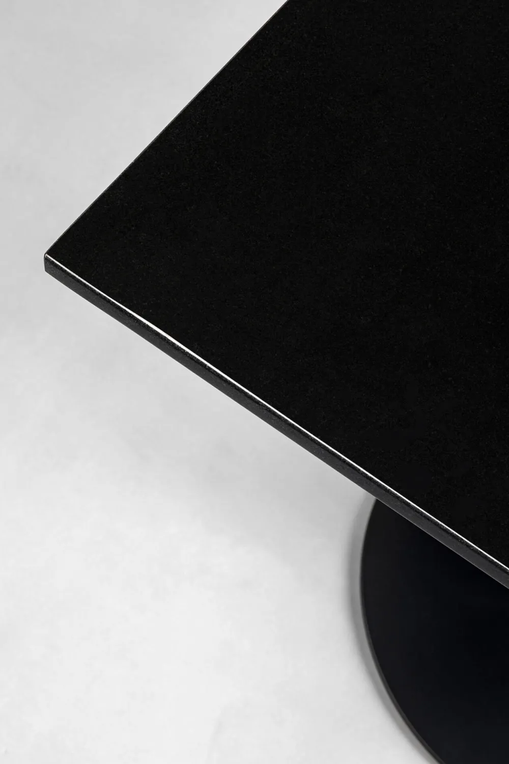 KARE Design Pöydät*Capri Bistro Pöytä Musta 70x70cm