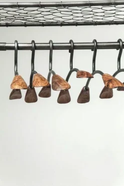 KARE Design Jalalliset Vaatenaulakot*Cosmopolitan Vaatenaulakko Henkareilla (13/osaa)