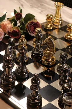 KARE Design Jalalliset Koriste-Esineet*Deco Chess Shakkipeli Koriste-esine 60x60cm