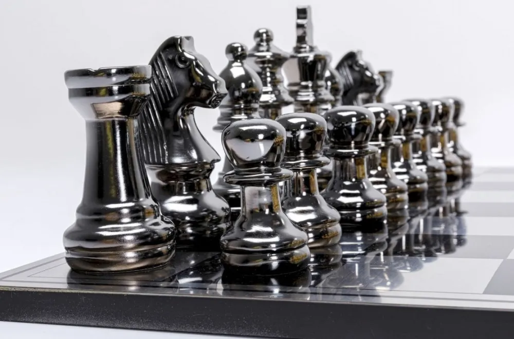 KARE Design Jalalliset Koriste-Esineet*Deco Chess Shakkipeli Koriste-esine 60x60cm