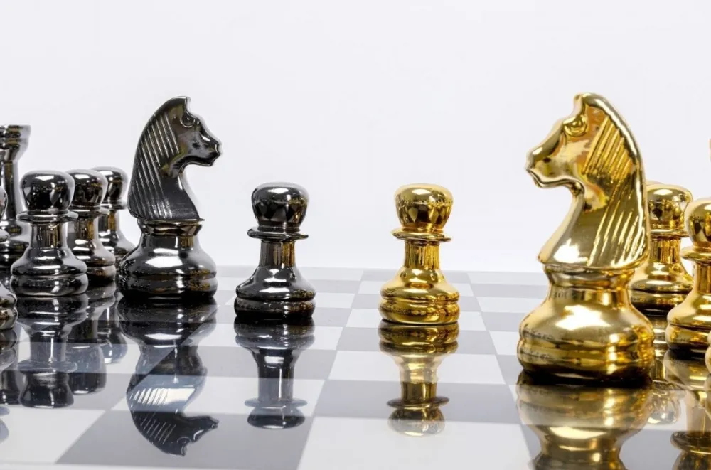 KARE Design Jalalliset Koriste-Esineet*Deco Chess Shakkipeli Koriste-esine 60x60cm