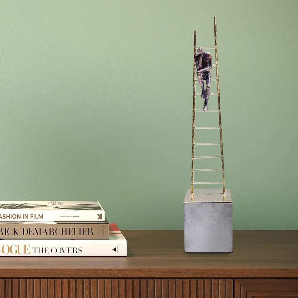 KARE Design Koriste-Esineet*Elements Climbing Man Koriste-esine