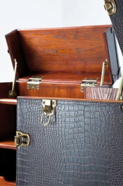 KARE Design Kaapit*Globetrotter Baarikaappi