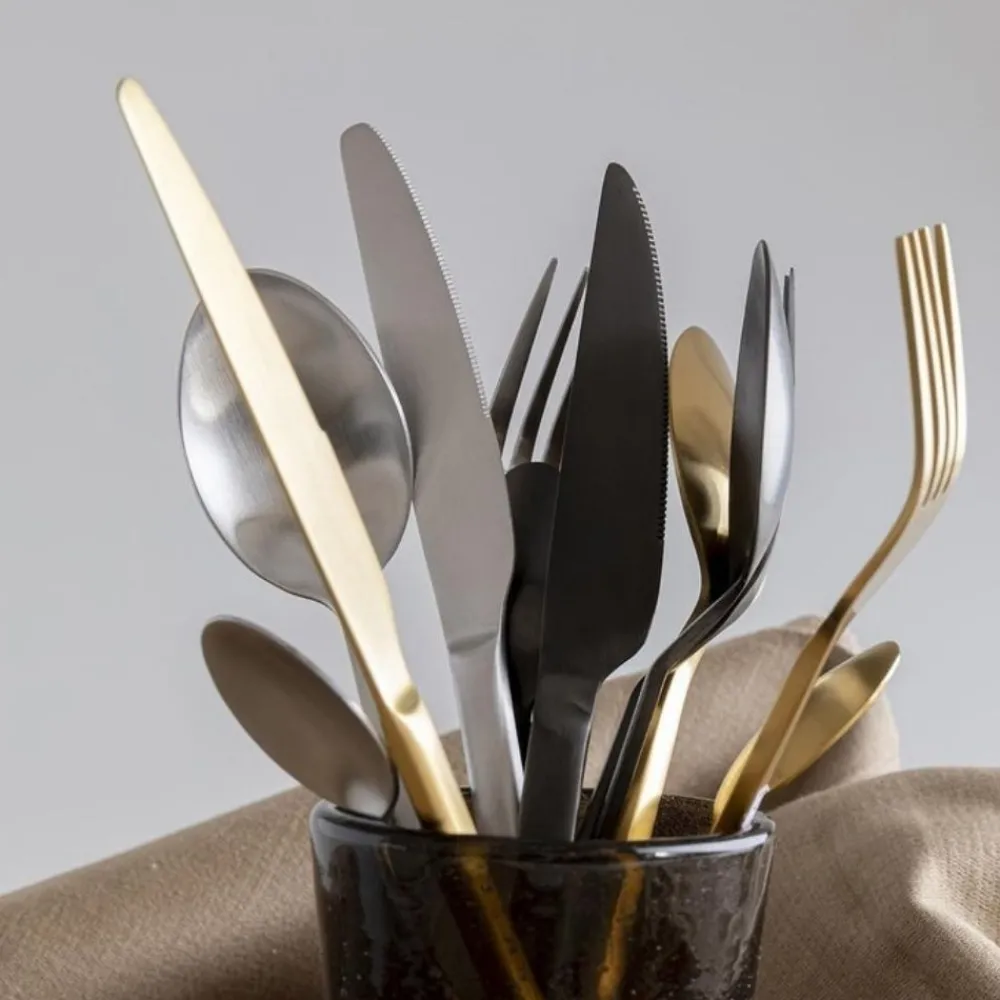 KARE Design Keittiö Ja Astiat*Gloria Aterimet Matta Kulta (16/osaa)