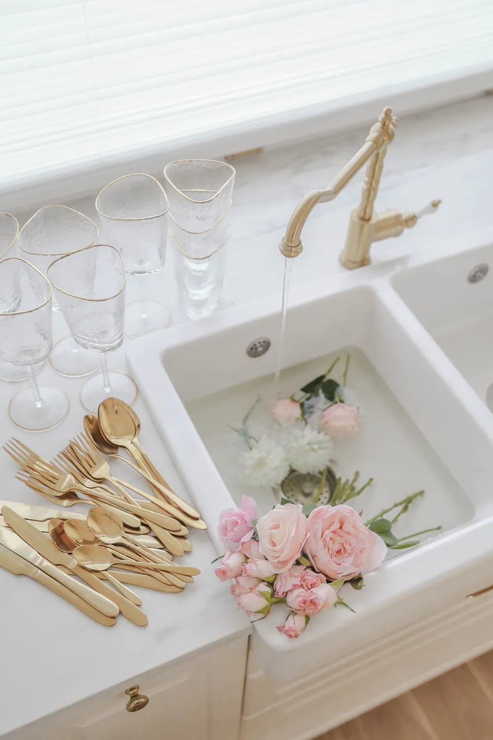 KARE Design Keittiö Ja Astiat*Gloria Aterimet Matta Kulta (16/osaa)