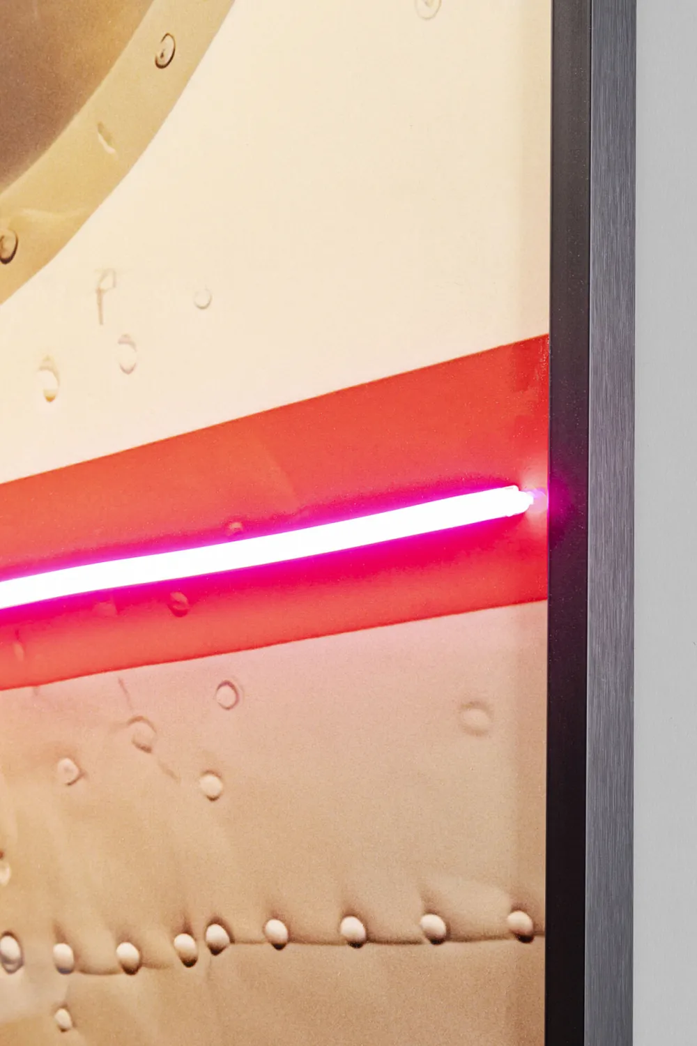 KARE Design Taulut*Jetset Lean Lady LED Kehystetty Taulu 120x80cm