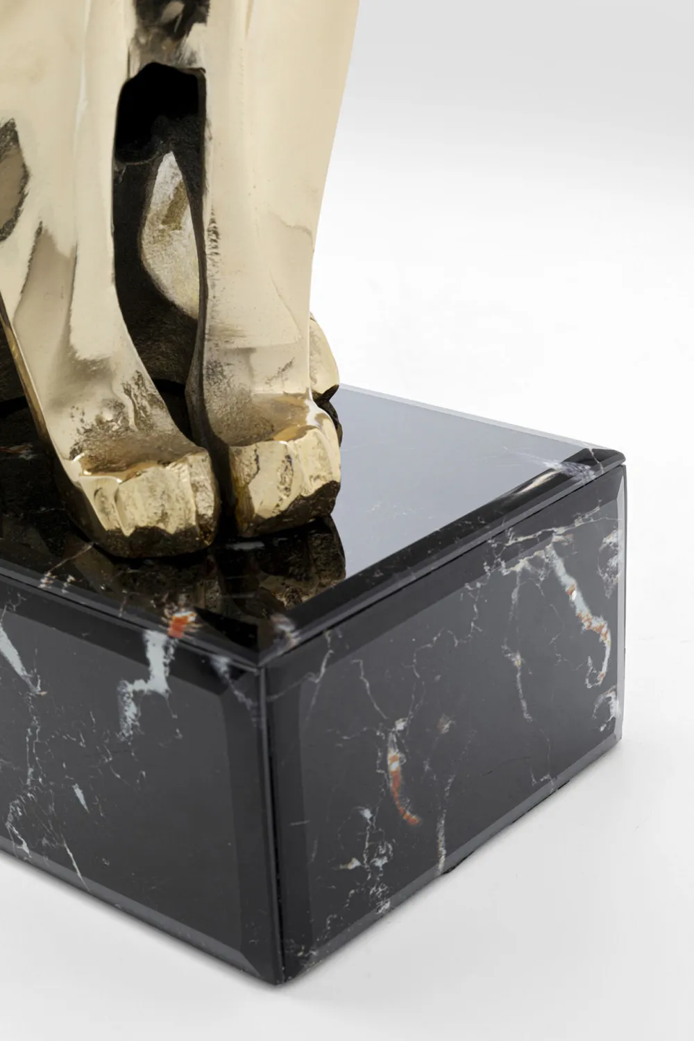 KARE Design Koriste-Esineet*Lion On Marble Leijona Koriste-esine 34cm