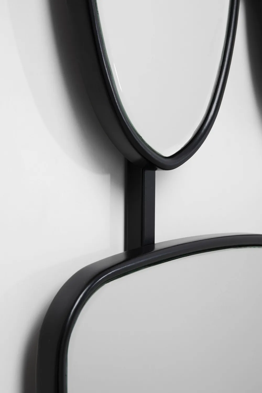 KARE Design Peilit*Nastro Black Seinäpeili, Musta 80x114cm