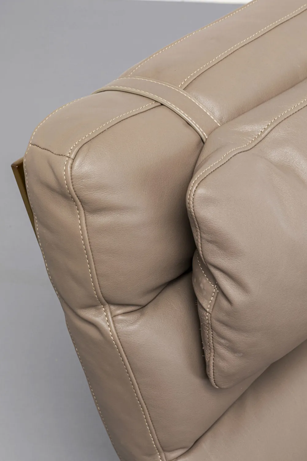 KARE Design Olohuone|Nojatuolit*Novel Nojatuoli + Rahi, Nahkaa