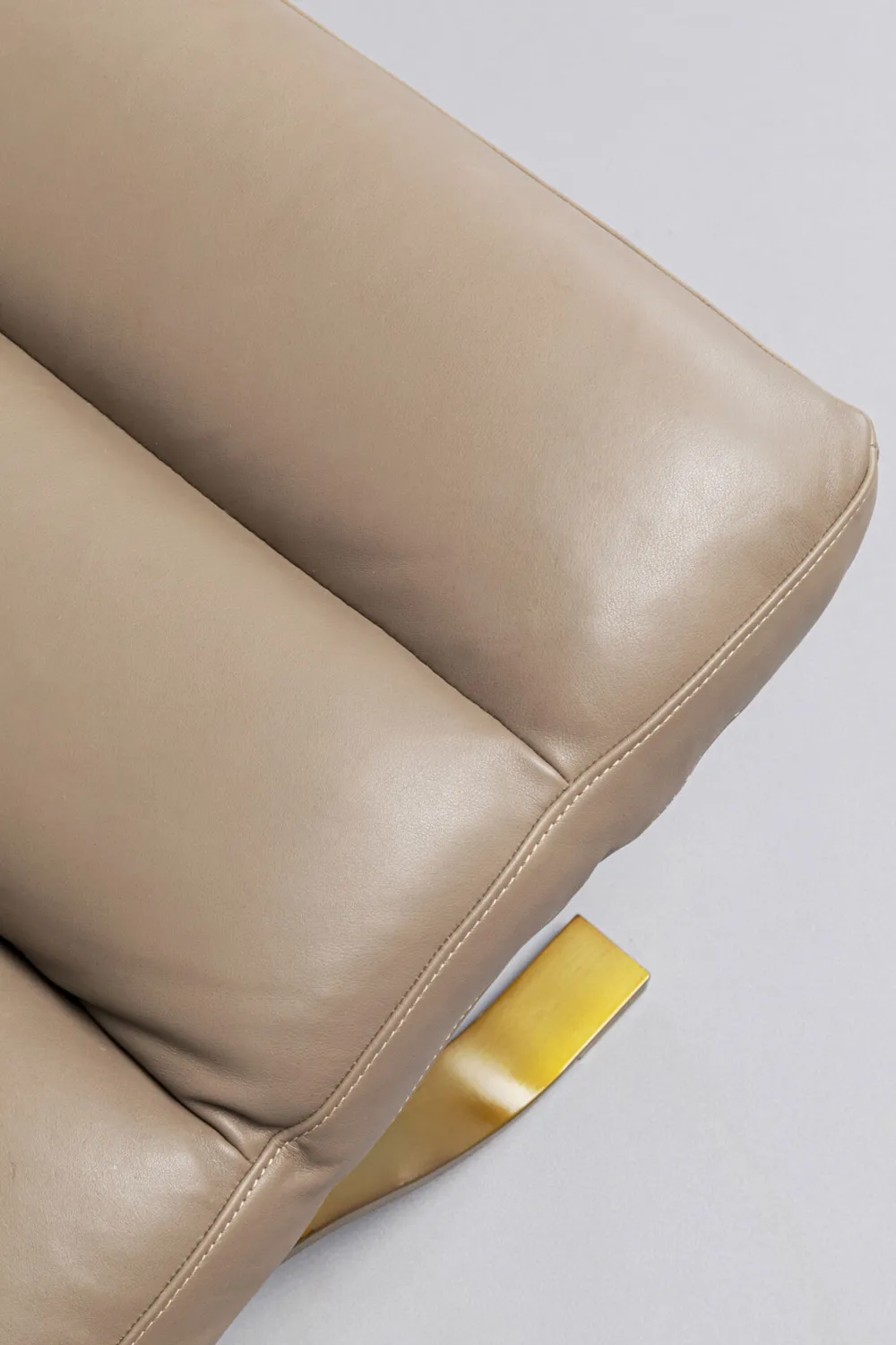 KARE Design Olohuone|Nojatuolit*Novel Nojatuoli + Rahi, Nahkaa