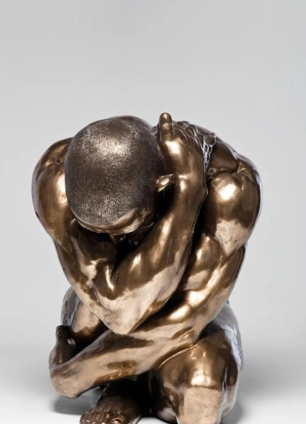 KARE Design Koriste-Esineet*Nude Man Hug Koriste-esine, Patsas, Pronssi 54cm