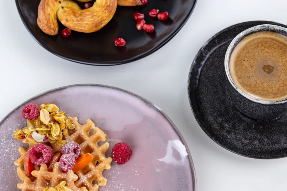 KARE Design Lautaset*Organic Black Lautanen Ø20cm