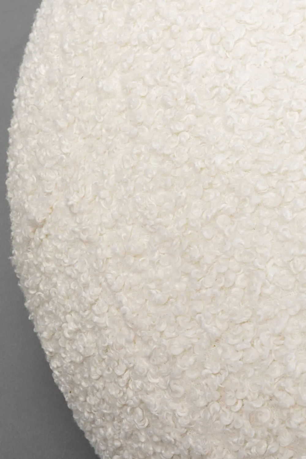 KARE Design Penkit*Pebble Boucle Rahi, Palli Kermanvärinen 81cm