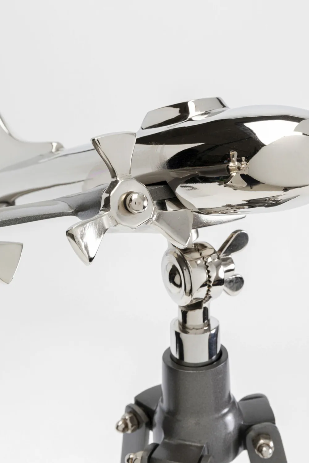 KARE Design Koriste-Esineet*Plane Tripod Lentokone Koriste-esine, Jalallinen 54cm