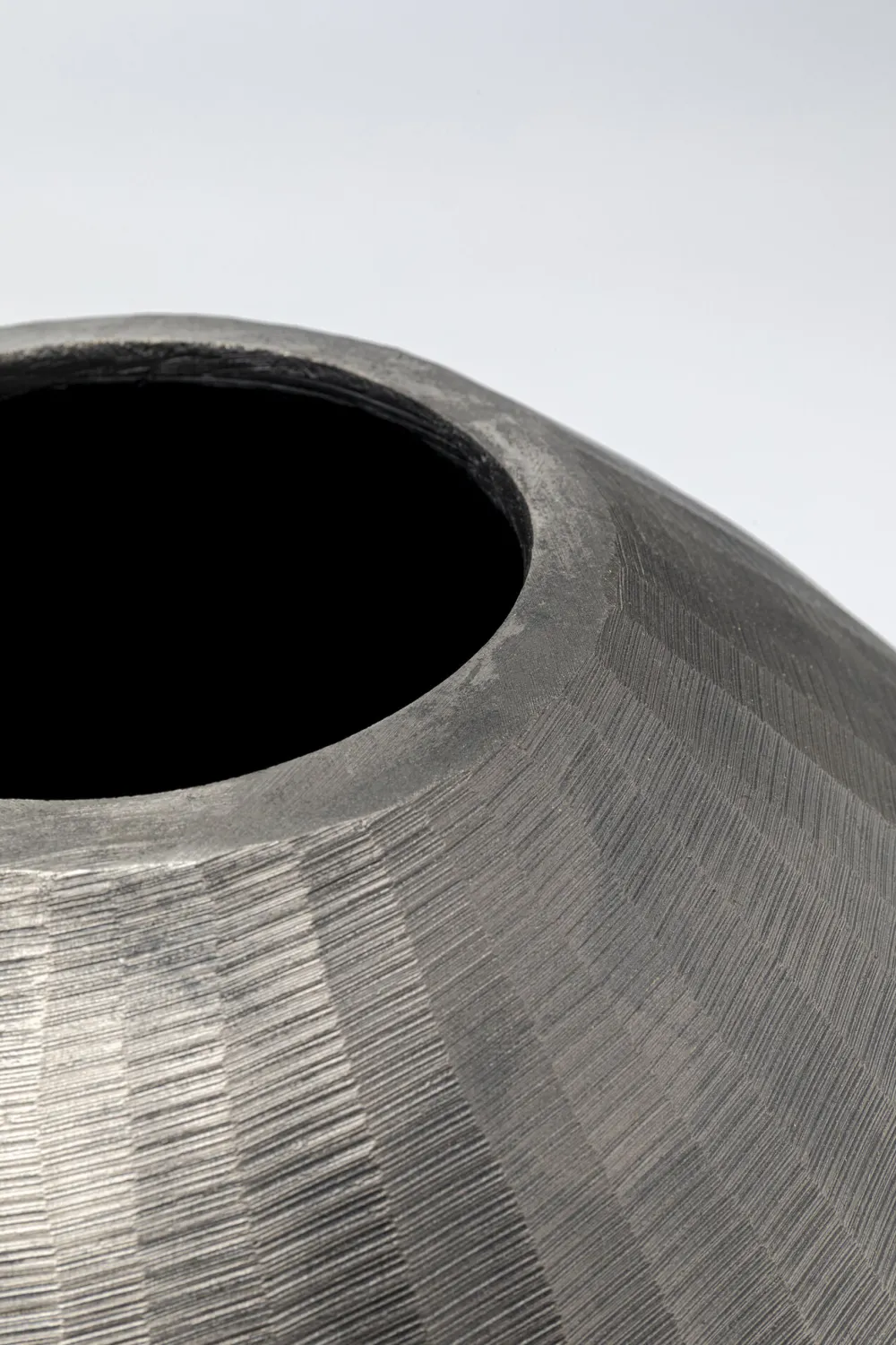 KARE Design Maljakot*Sacramento Carving Deko Maljakko, Antiikin Hopea 30cm