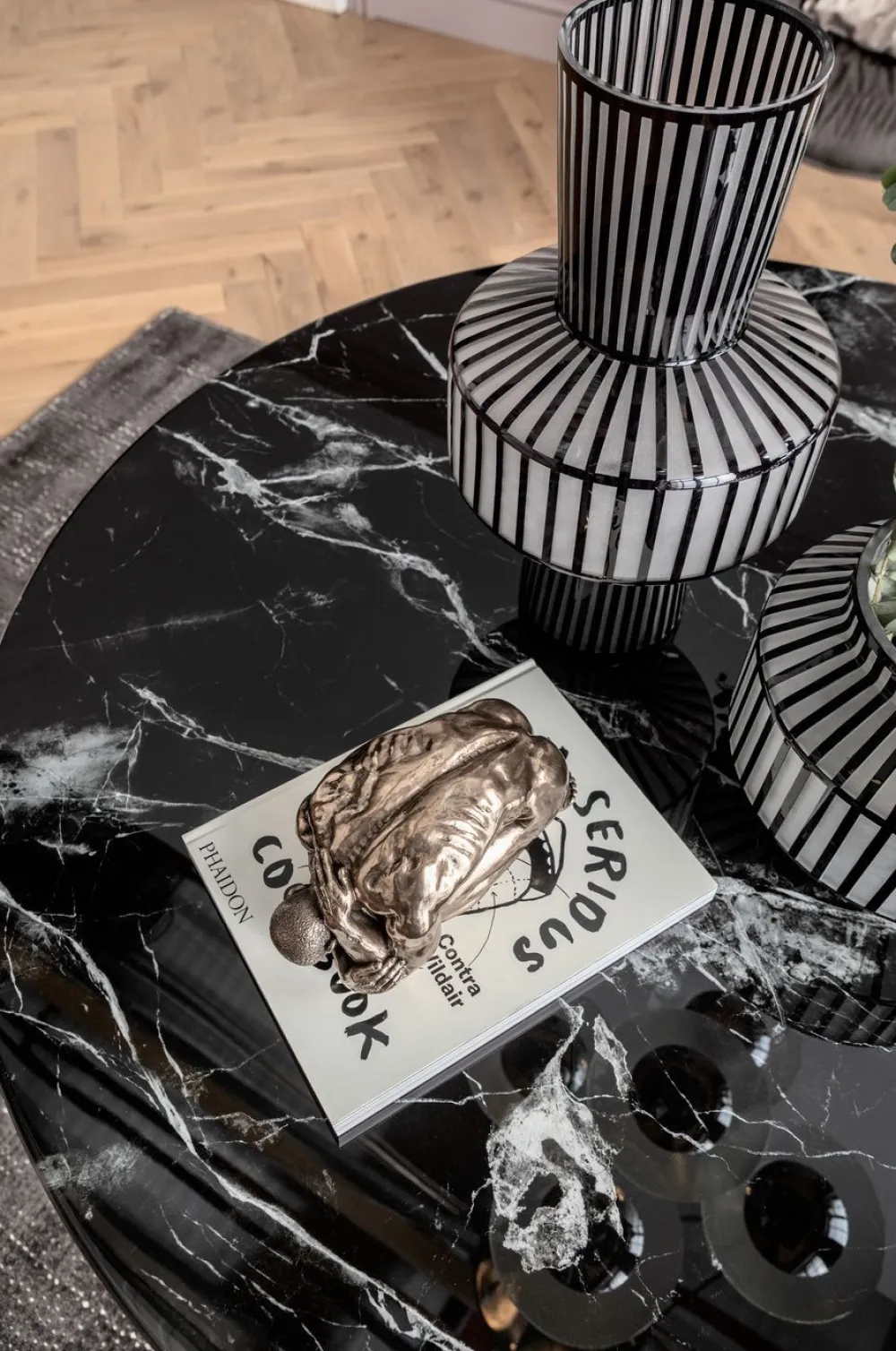 KARE Design Pöydät*Solo Marble Pöytä, Musta Ø110cm