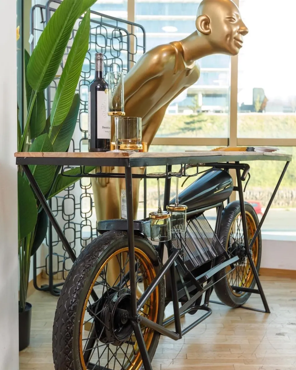 KARE Design Jalalliset Koriste-Esineet*Welcome Guests Big Koriste-esine, Patsas, Kulta