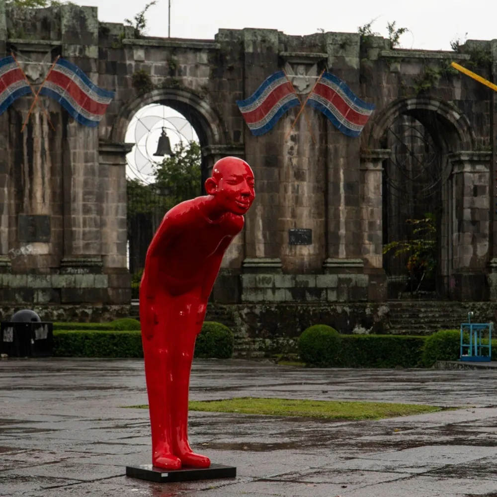 KARE Design Jalalliset Koriste-Esineet*Welcome Guests Red Big Koriste-esine, Patsas 164cm